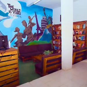  Hostel International House